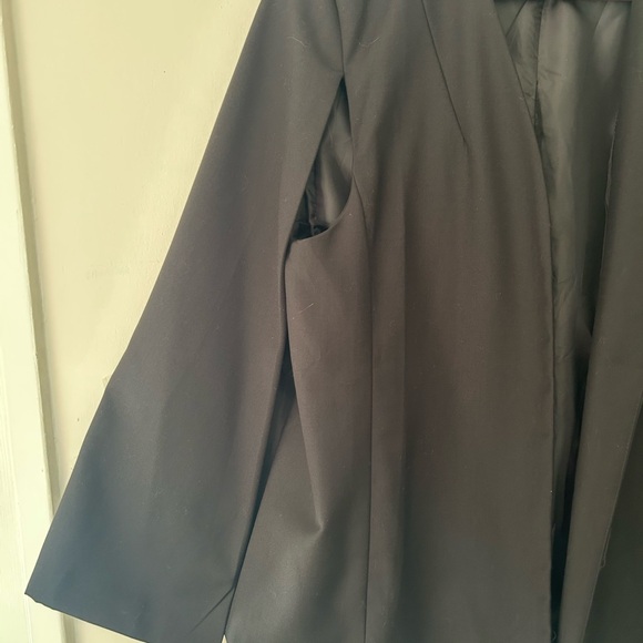 Elegant Black Women's Cape - Picture 6 of 9